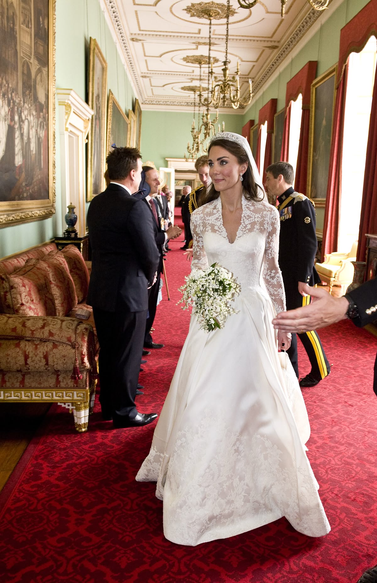 princess dresses_The 30 Sweetest Pictures From Will and Kate's 2011 Wedding - image 1194 1766220648