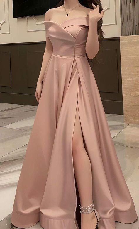 elegant dresses_Gorgeous bridal gown Weddings dress. Gown. Princess gown prom dress. Trending style usa