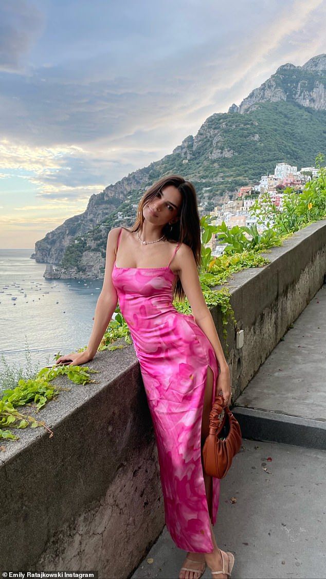 maxi dresses_Emily Ratajkowski shows off her derriere in cheeky bikini bottoms - Maxi Dresses - image 2470 1766223779