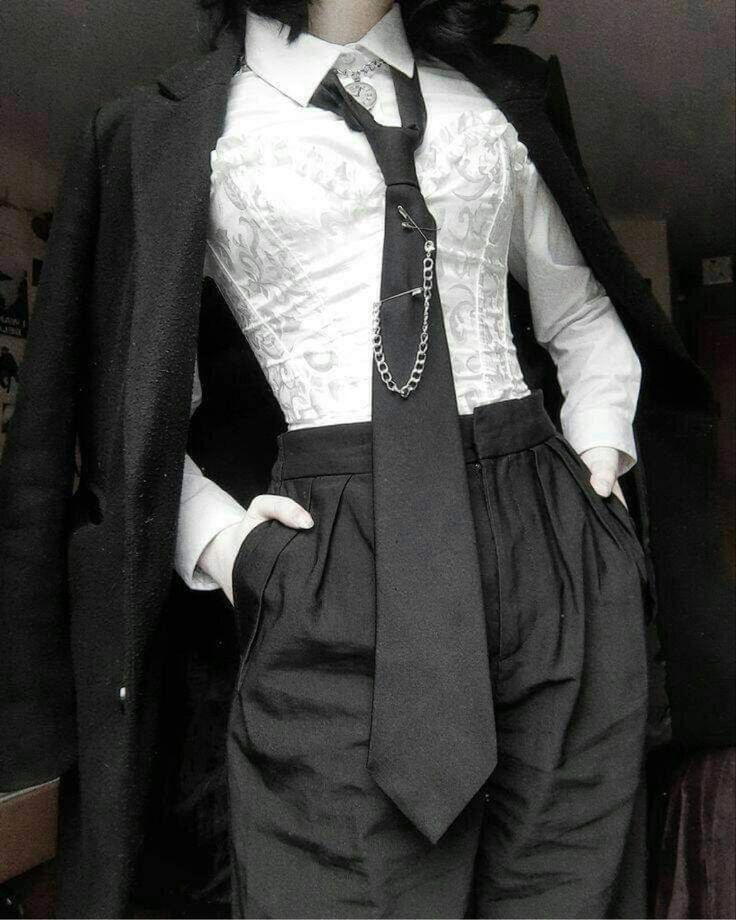 fancy outfits_>:D